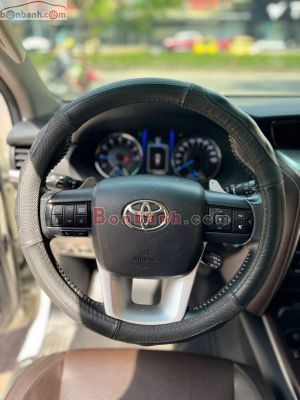 Xe Toyota Fortuner 2.7V 4x2 AT 2020