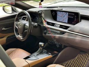 Xe Lexus ES 250 2019