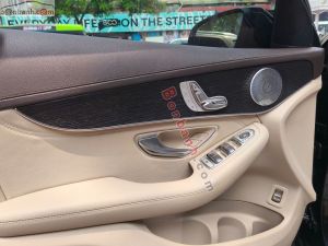 Xe Mercedes Benz GLC 300 4Matic 2020