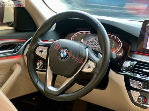 Xe BMW 5 Series 520i 2022