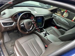 Xe VinFast Lux SA 2.0 Base 2.0 AT 2021