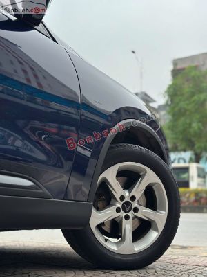 Xe VinFast Lux SA 2.0 Base 2.0 AT 2021