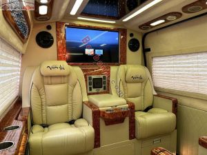 Xe Ford Transit Limousine 2016