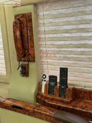 Xe Ford Transit Limousine 2016