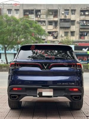 Xe VinFast Lux SA 2.0 Base 2.0 AT 2021